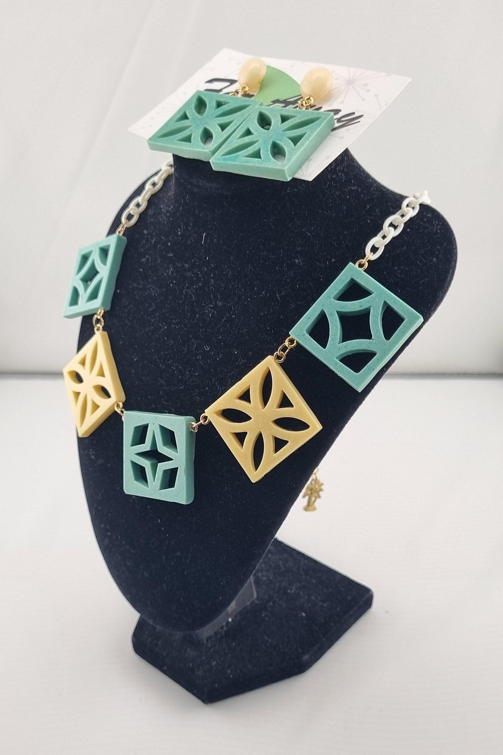 Breeze Block Necklace